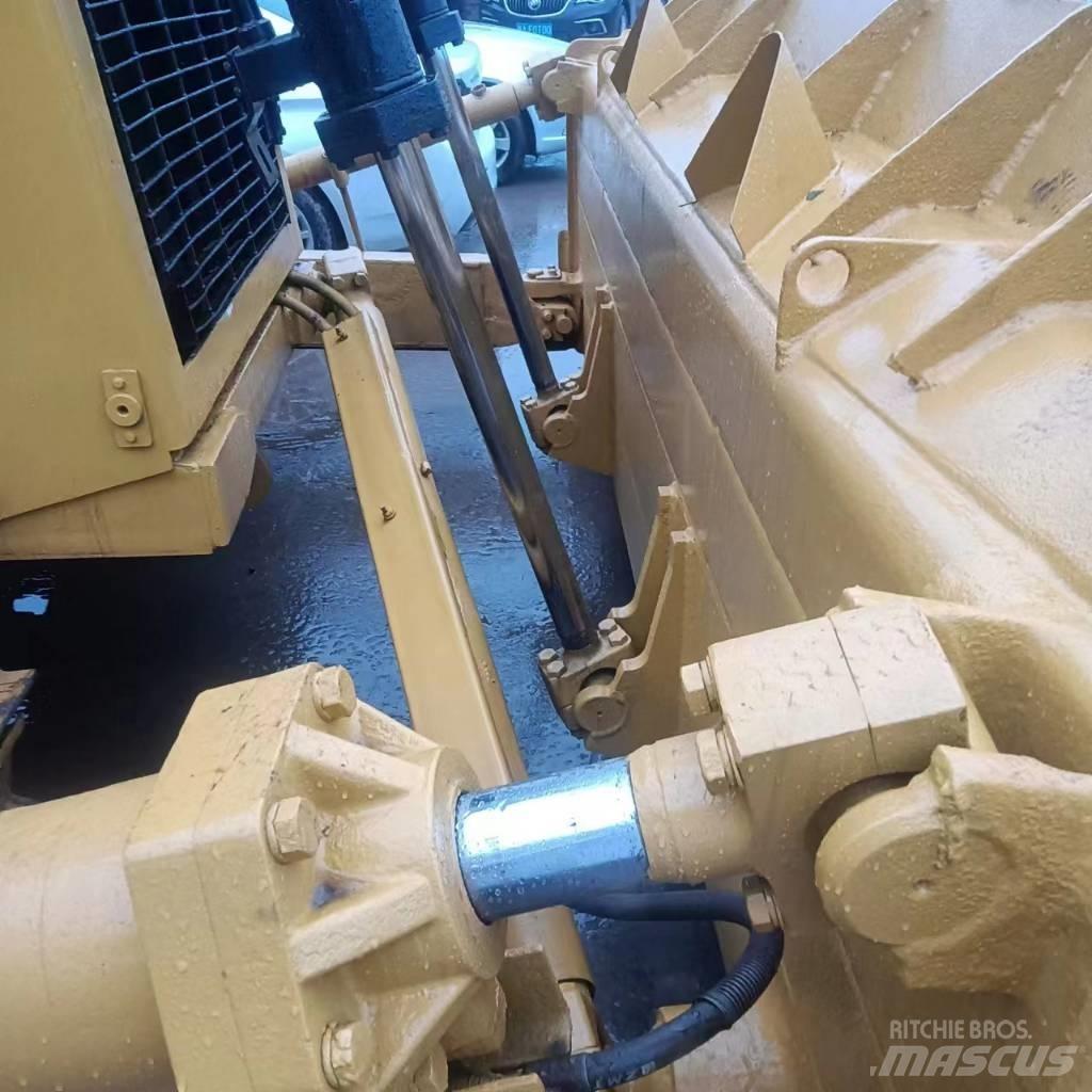 CAT D 6 H Motor Graders