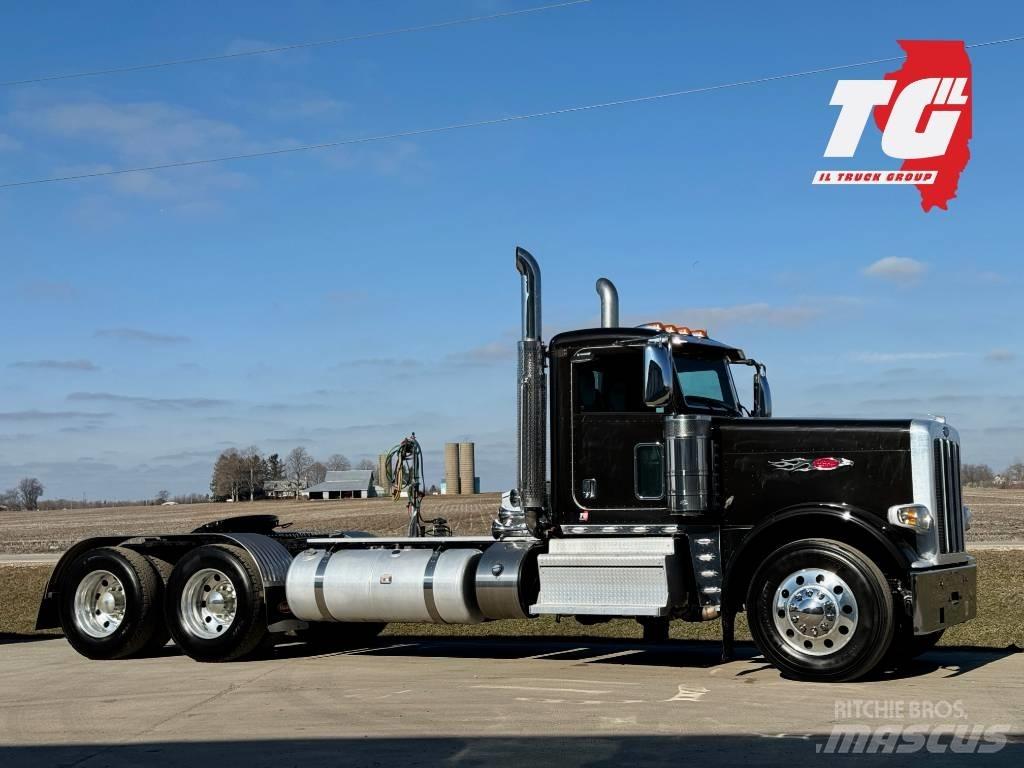 Peterbilt 389 Conventional Trucks / Tractor Trucks