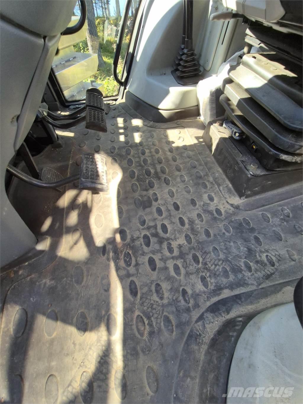 Valtra N91 Tractors