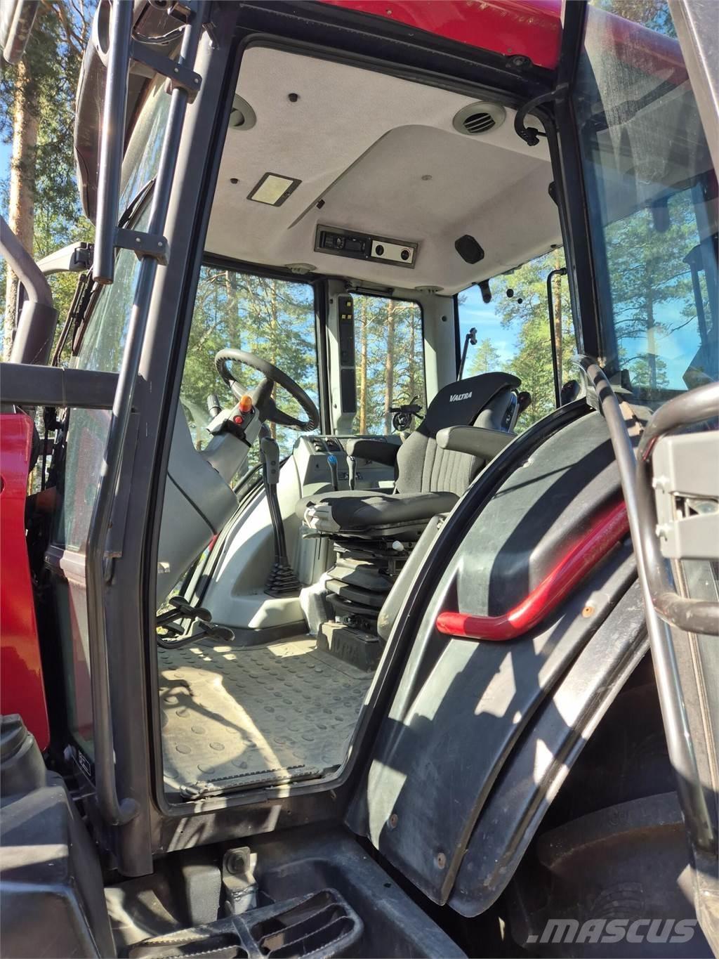 Valtra N91 Tractors