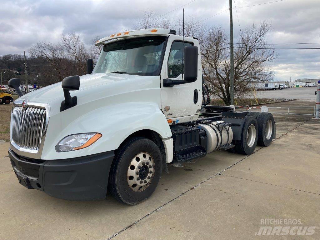 International LT Conventional Trucks / Tractor Trucks
