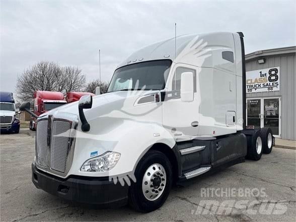 Kenworth T680 Conventional Trucks / Tractor Trucks