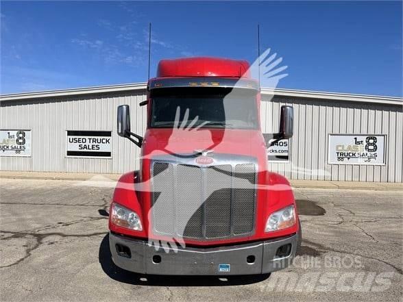 Peterbilt 579 Conventional Trucks / Tractor Trucks