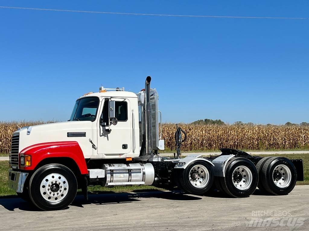 Mack CHU 613 Conventional Trucks / Tractor Trucks
