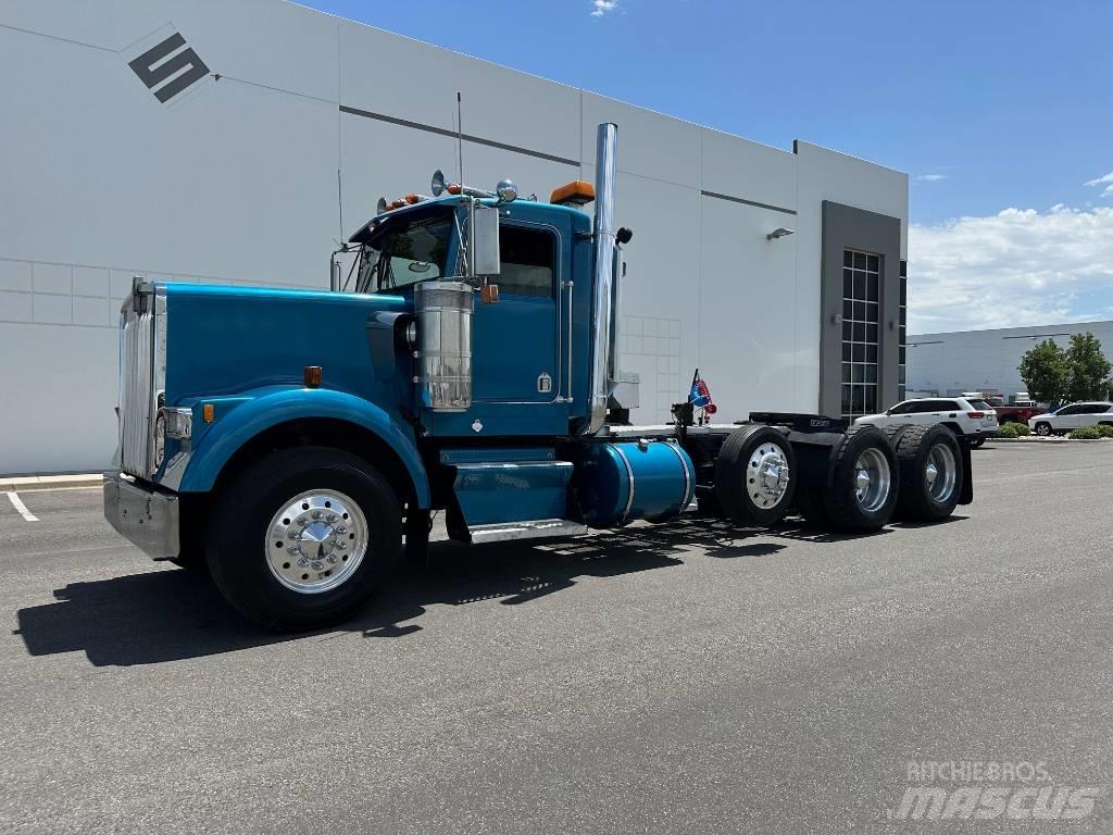 Kenworth W 900 Conventional Trucks / Tractor Trucks
