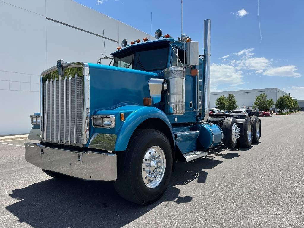 Kenworth W 900 Conventional Trucks / Tractor Trucks