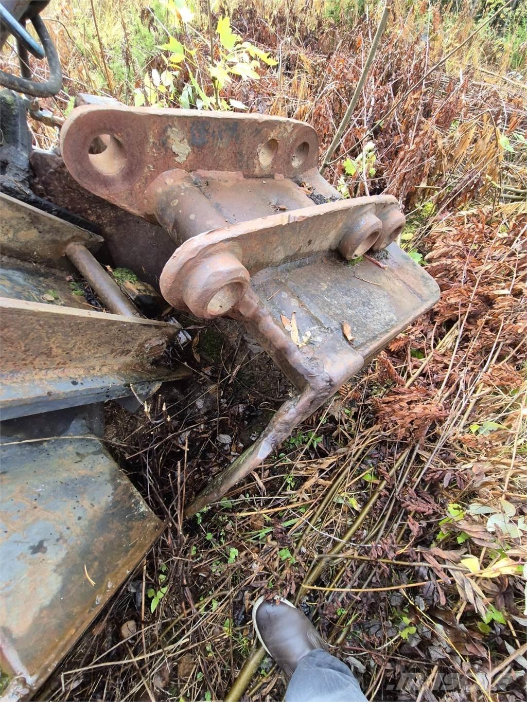  Kuokkakauha 700mm Buckets