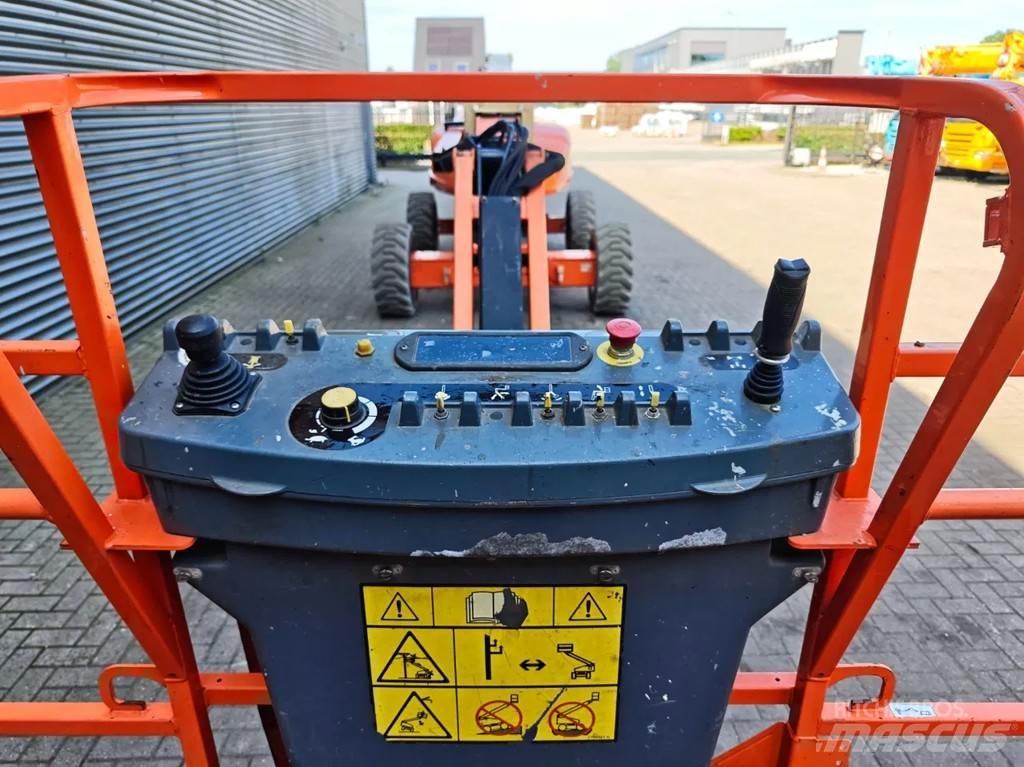 JLG E600 JP Articulated boom lifts