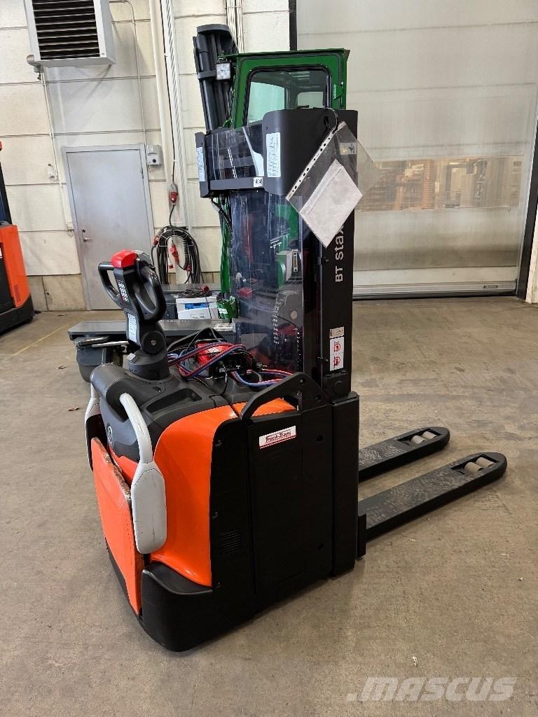 Toyota SPE160L Pedestrian stacker