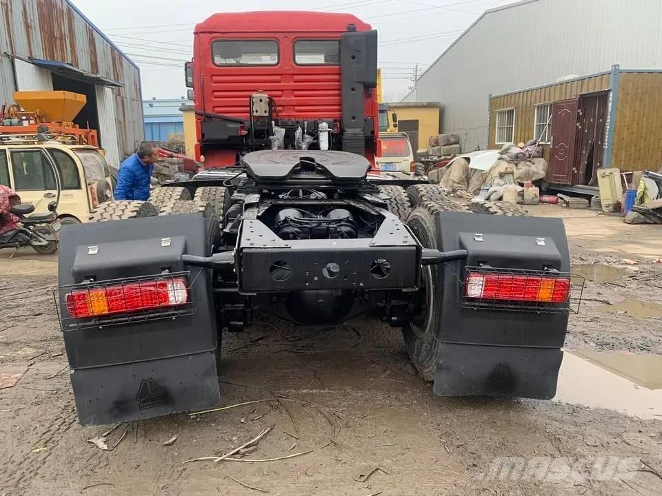 Shacman F3000 6X4 Conventional Trucks / Tractor Trucks