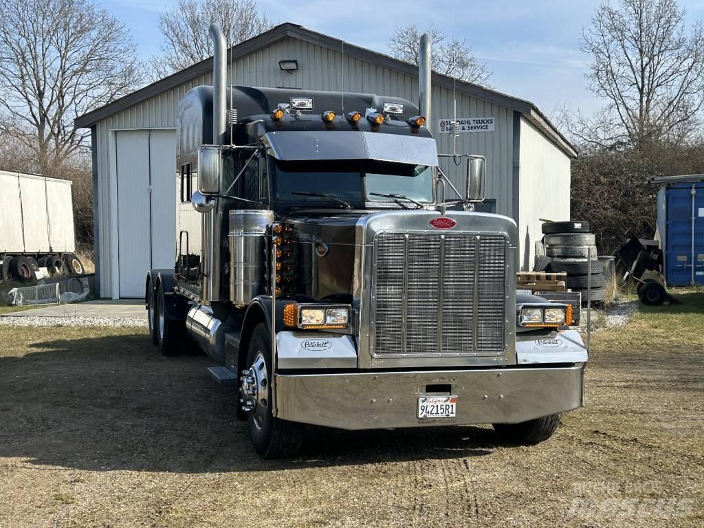 Peterbilt 379 EXT Conventional Trucks / Tractor Trucks