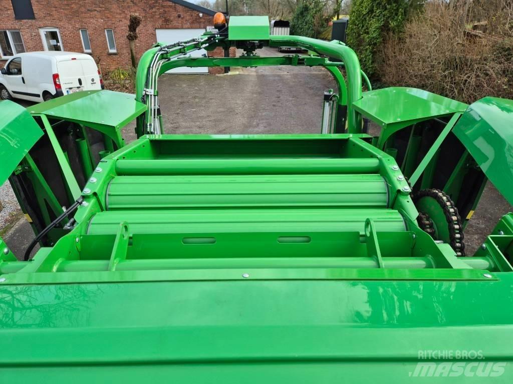 John Deere C441R Round Balers