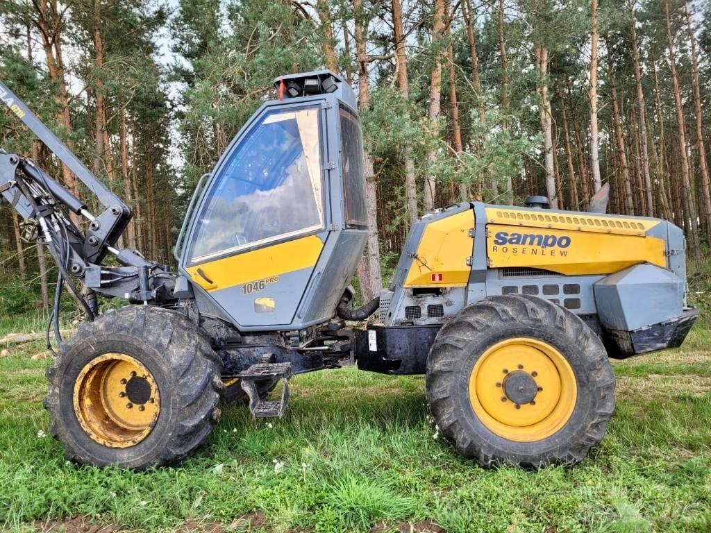 Sampo-Rosenlew 1046 Harvesters