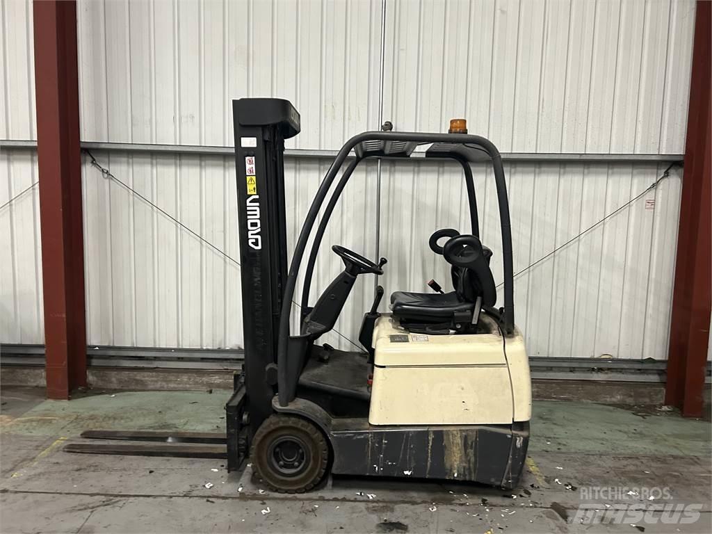 Crown SC3013 Electric Forklifts