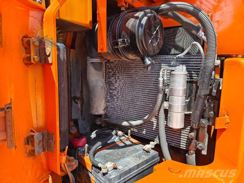 Hitachi ZX 75 Midi excavators  7t - 12t