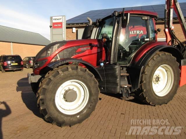 Valtra T174 VERSU Tractors