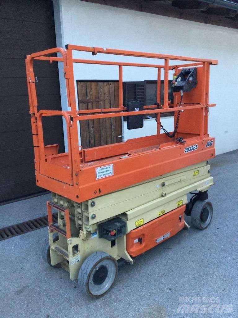 JLG 2032 ES Scissor Lifts
