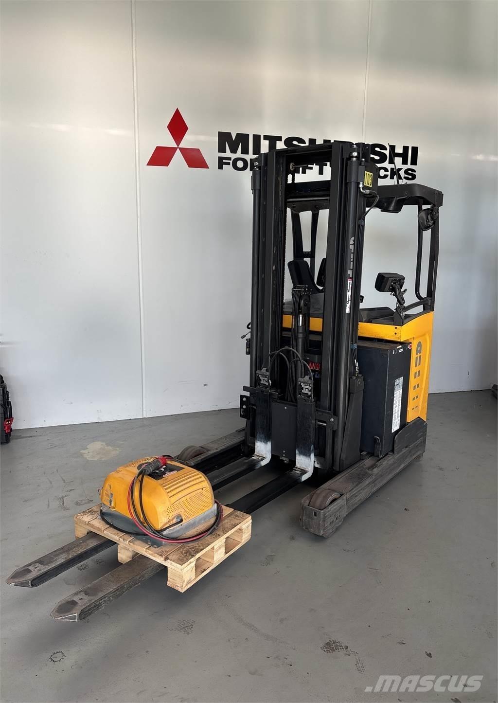 Atlet UMS200 Reach trucks