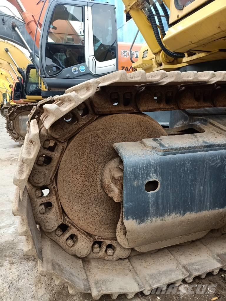 Komatsu PC400-7 Crawler Excavators