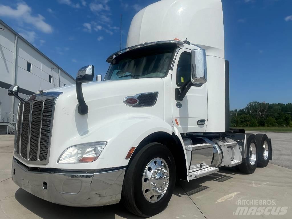 Peterbilt 579 Conventional Trucks / Tractor Trucks