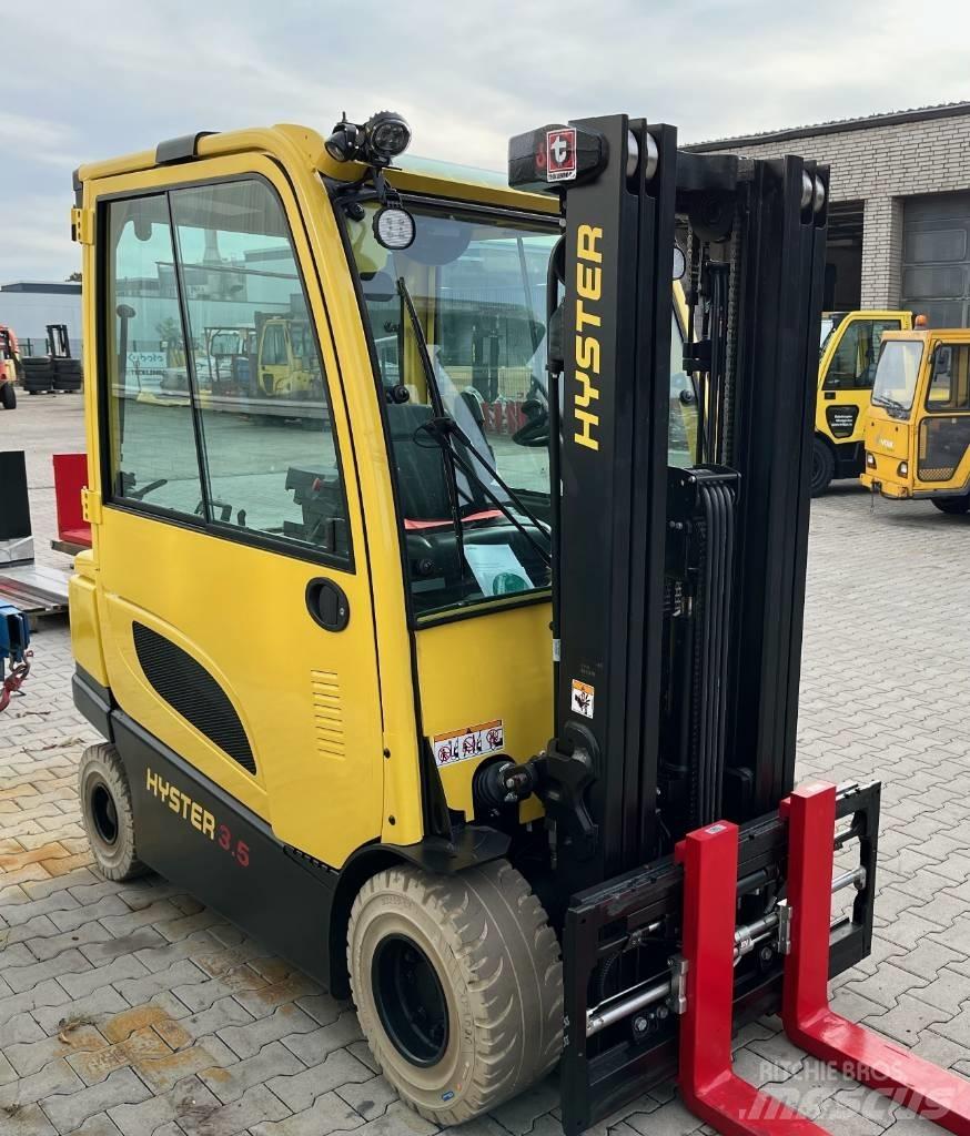 Hyster J3.5XN Electric Forklifts