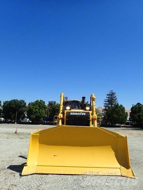 Komatsu D155AXi-8 Crawler dozers