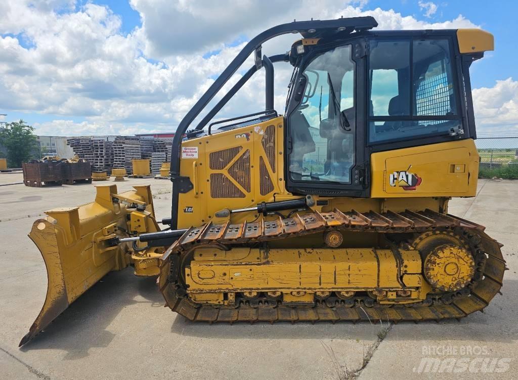 CAT D 3 LGP Crawler dozers