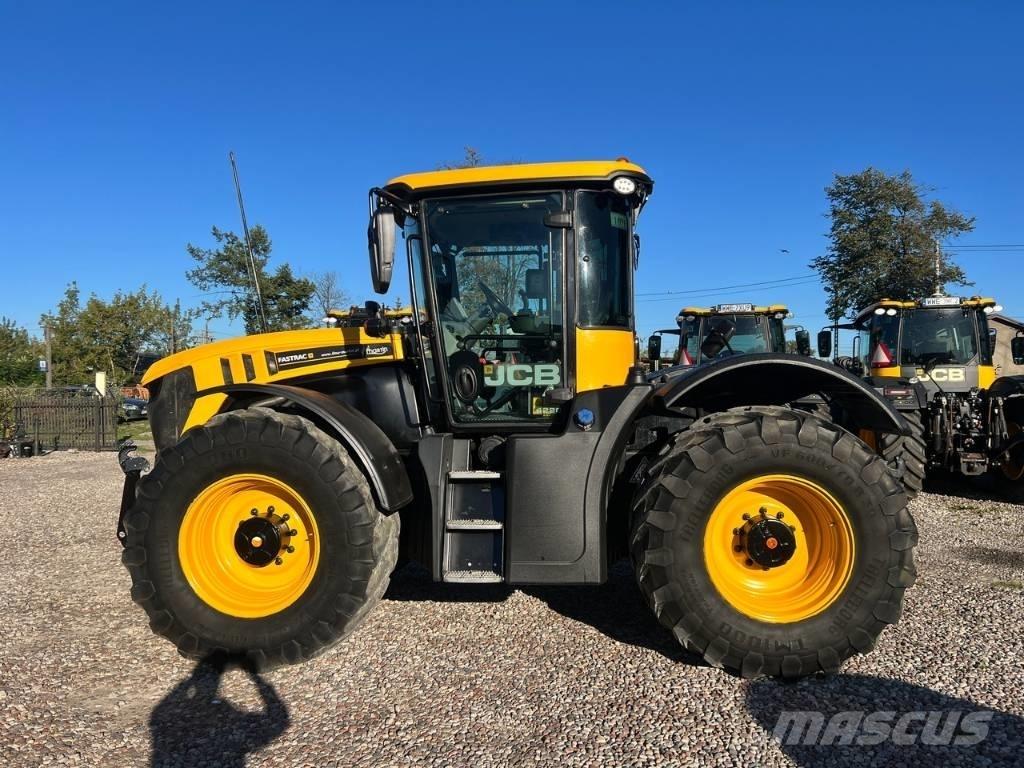 JCB Fastrac 4220 Tractors