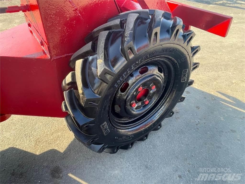 Weidemann 1302 Mini Loader