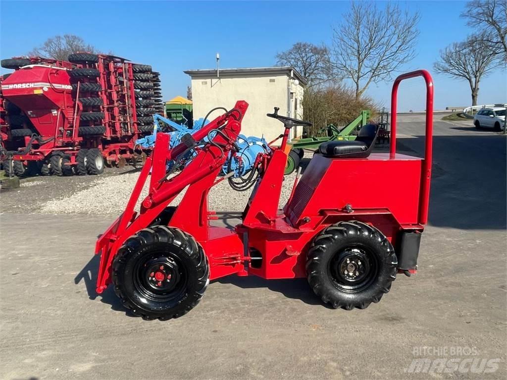 Weidemann 1302 Mini Loader