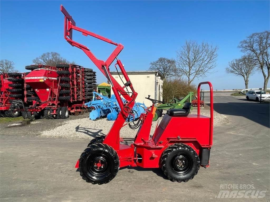Weidemann 1302 Mini Loader