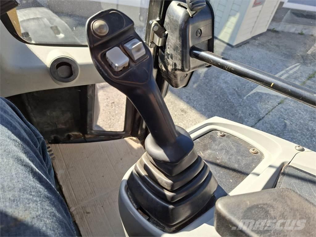 CAT 906H2 Wheel Loaders