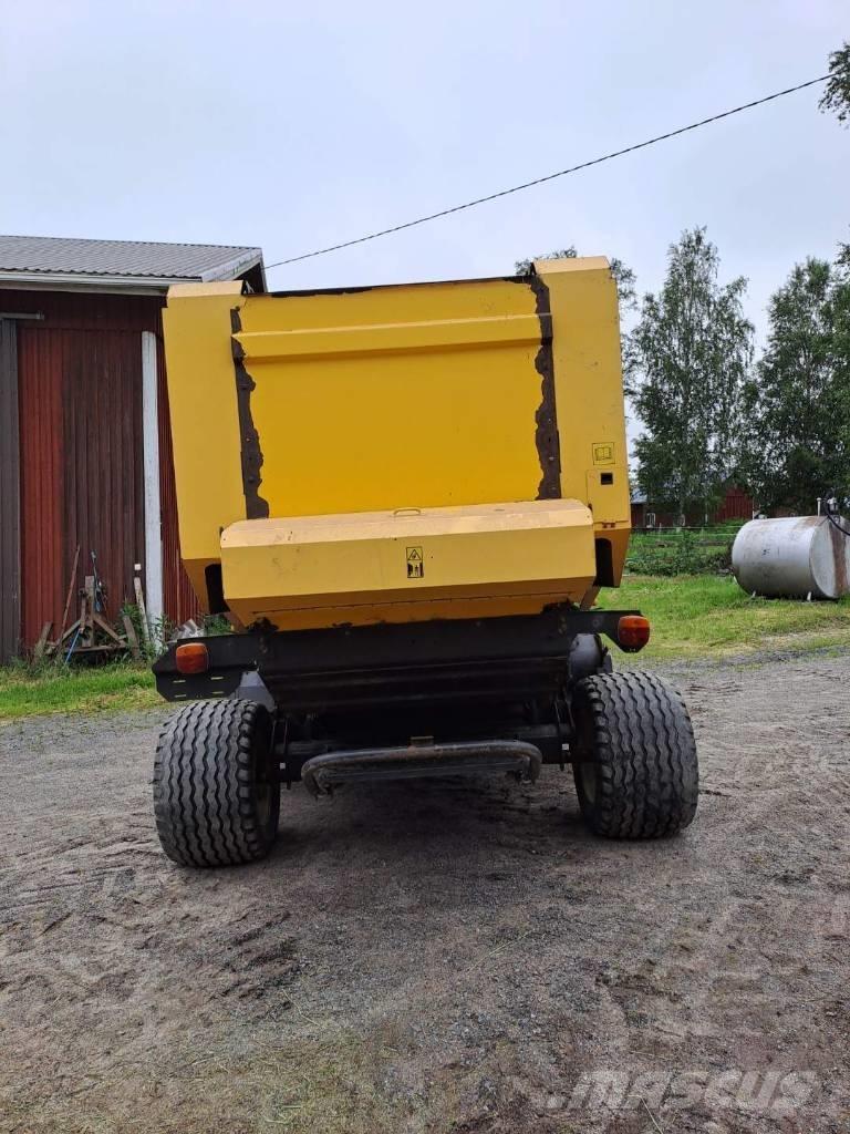 New Holland BR 7060 Round Balers