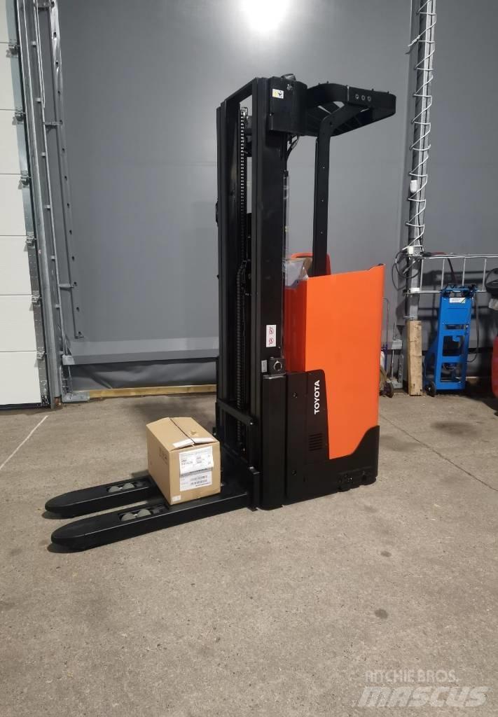 Toyota SSI160LN Self Propelled Stackers