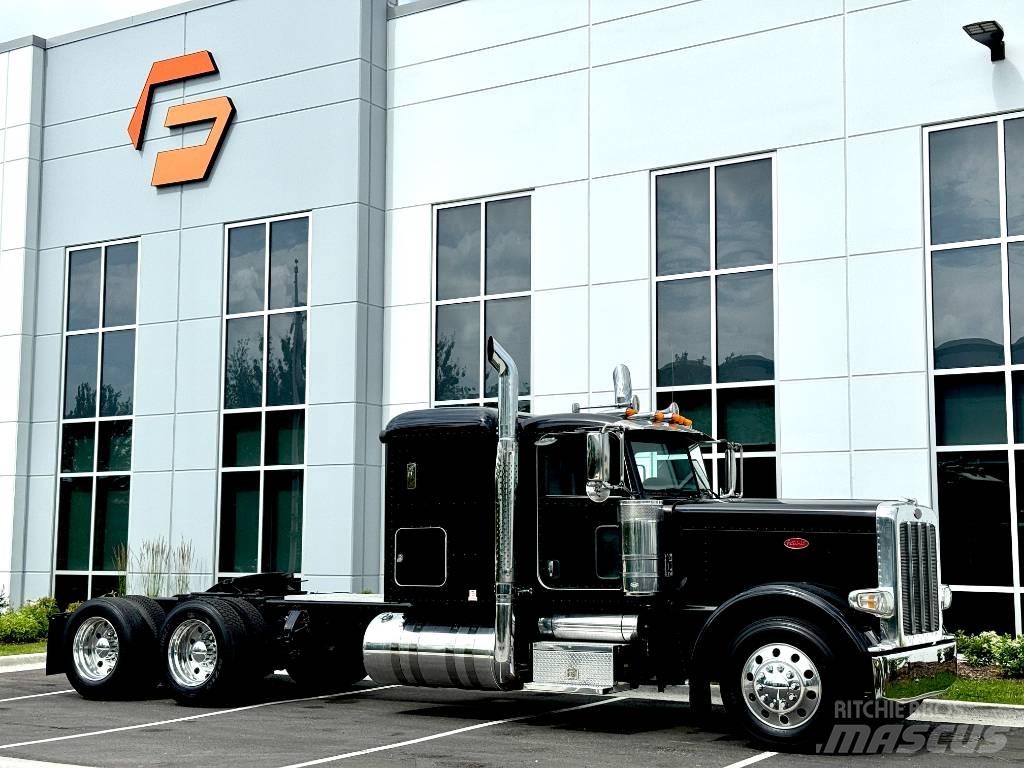 Peterbilt 389 Conventional Trucks / Tractor Trucks