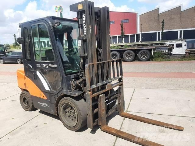 Doosan D 35 C-7 Diesel Forklifts