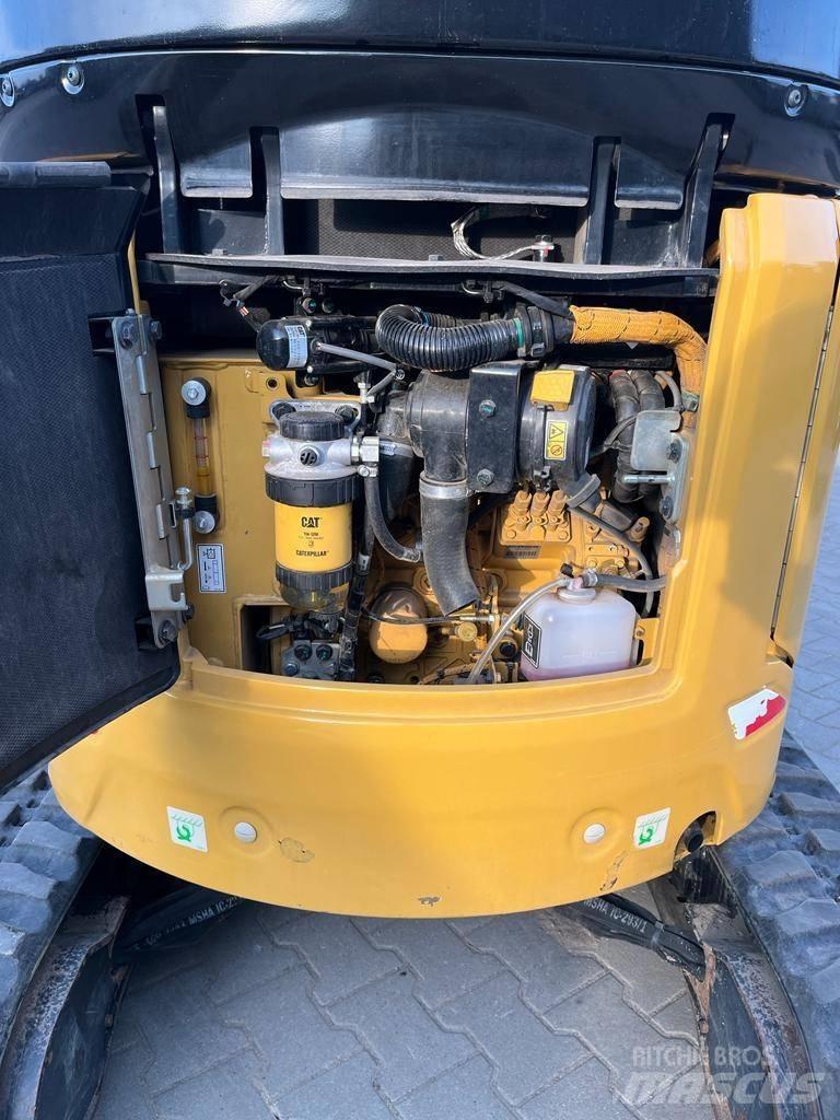 CAT 302 Mini Excavators <7t (Mini Diggers)