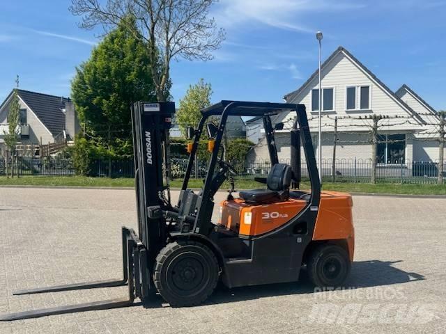Doosan D30 Plus Diesel Forklifts