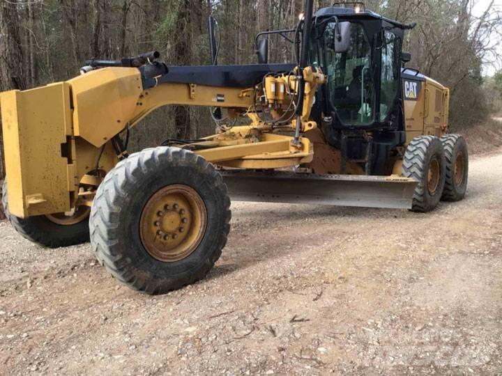 CAT 12M2 Motor Graders