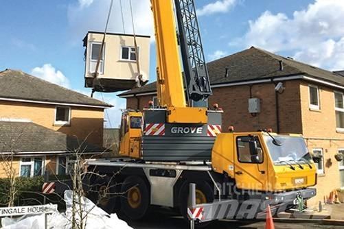Grove GMK 3060 Mobile and all terrain cranes