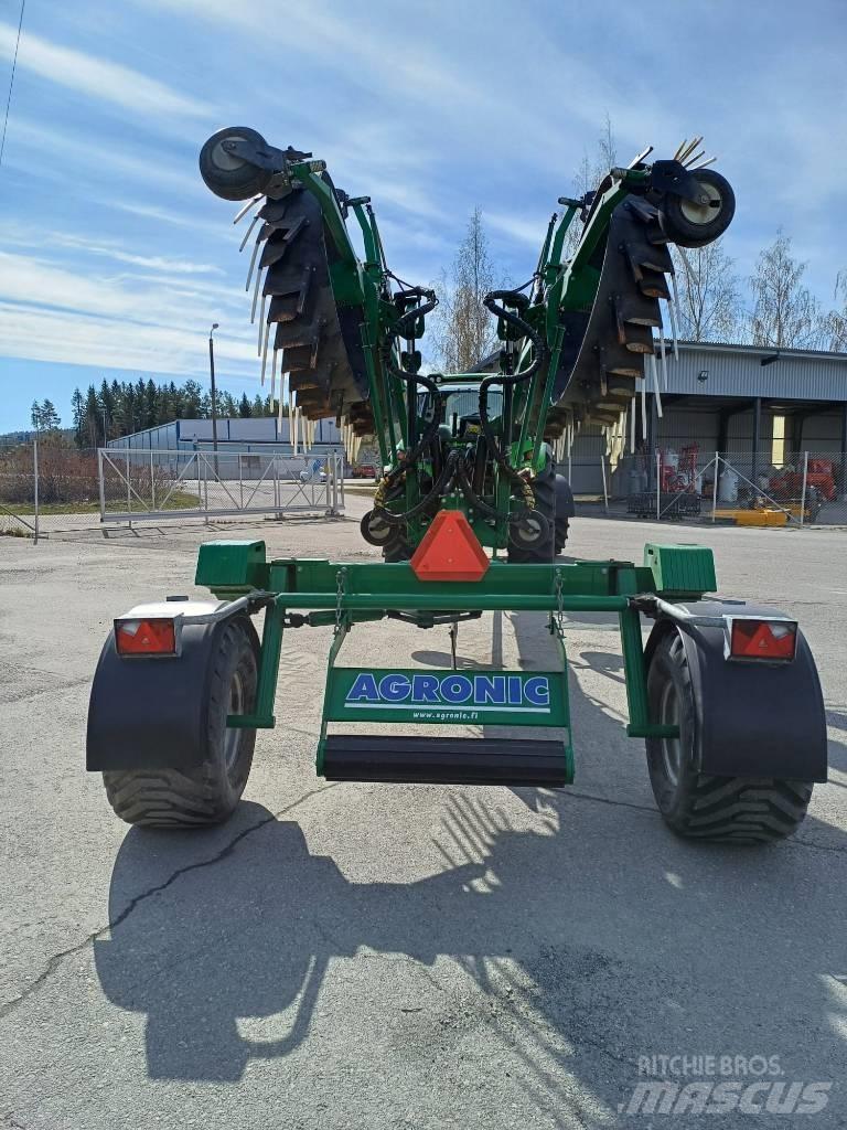 Agronic WRT 900 Swathers \ Windrowers