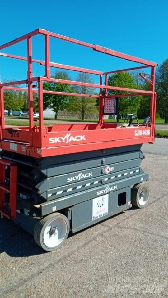 SkyJack SJ4626 Scissor Lifts