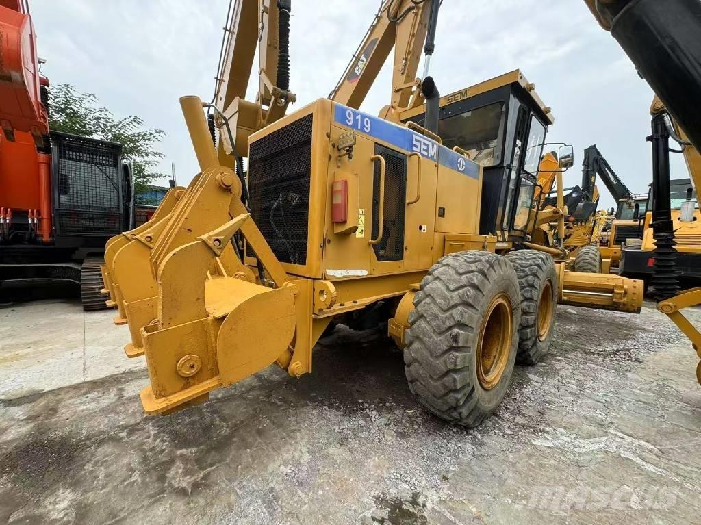 SEM 919 Motor Graders