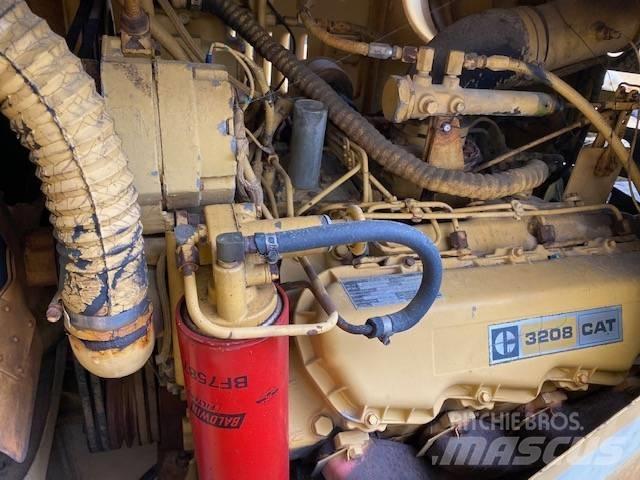 Grove RT 755 Rough Terrain Cranes
