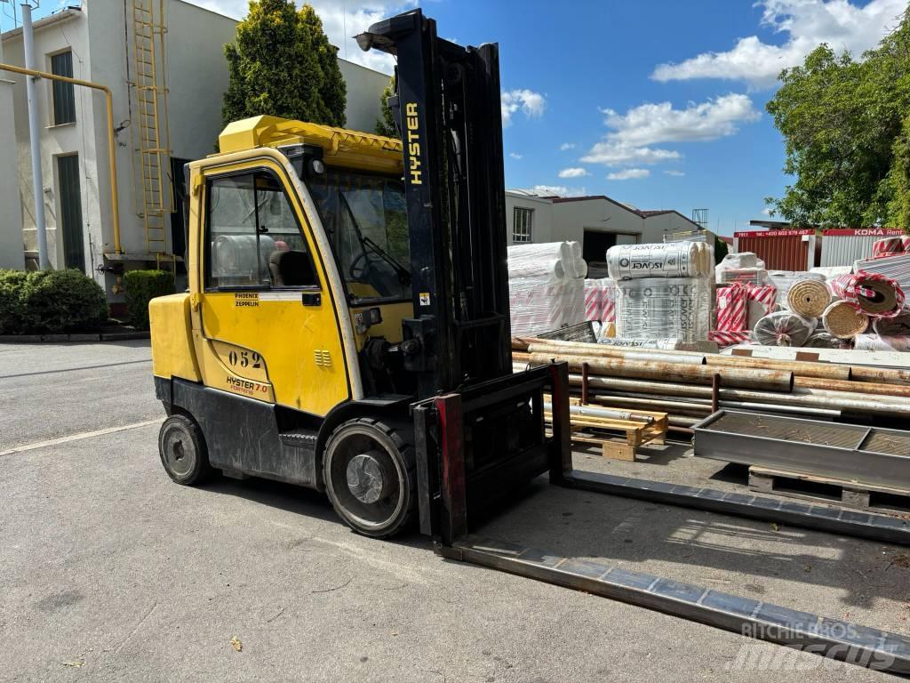 Hyster S 70 FT LPG trucks