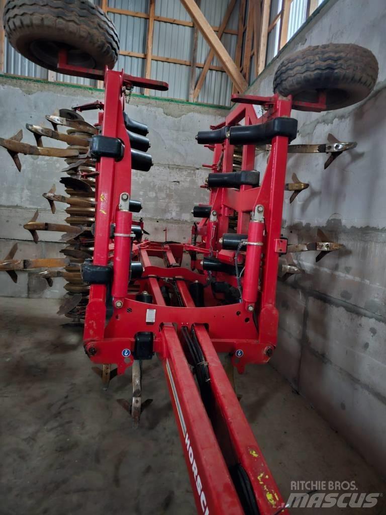 Horsch Terrano 6 FX Cultivators