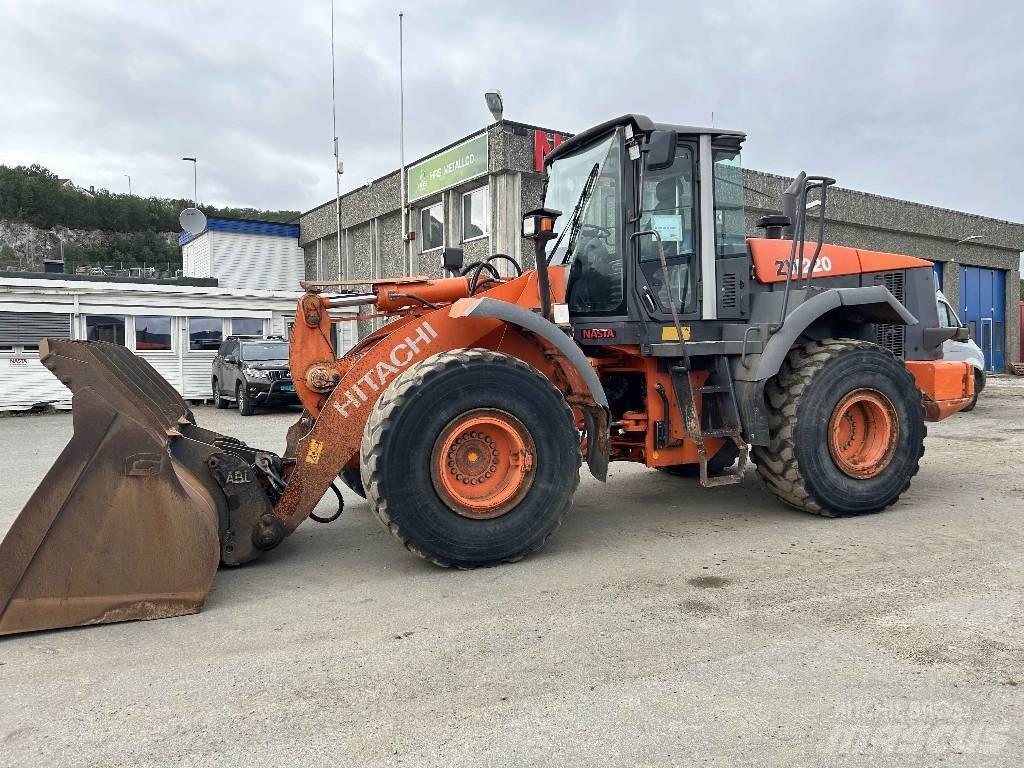 Hitachi ZW 220 Wheel Loaders
