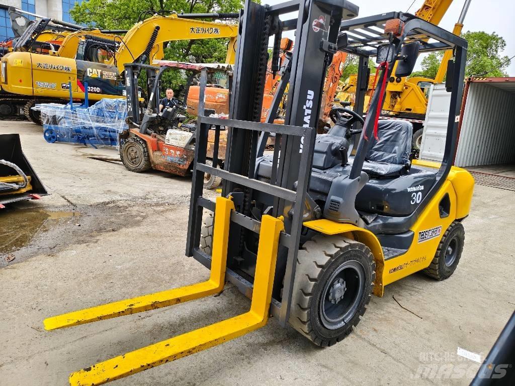 Komatsu FD 30 T-16 Diesel Forklifts