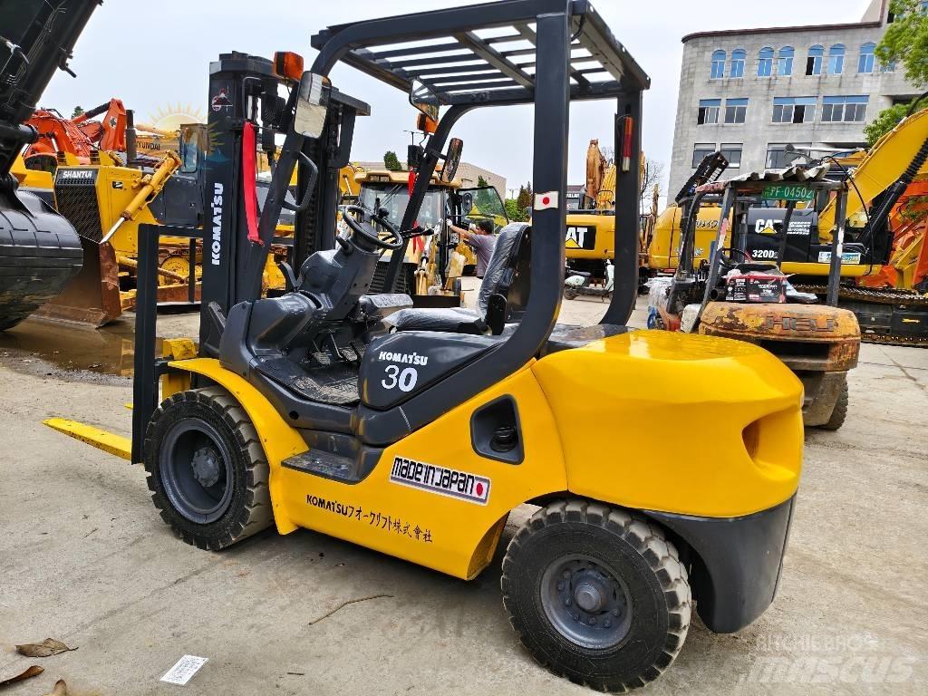 Komatsu FD 30 T-16 Diesel Forklifts