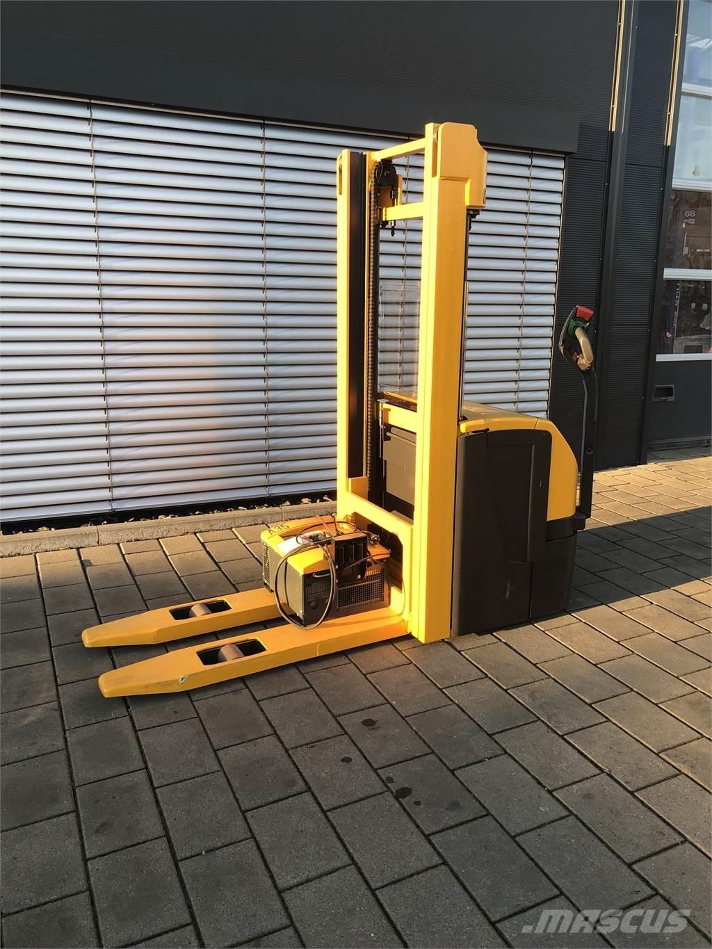 Jungheinrich WP16 Self Propelled Stackers